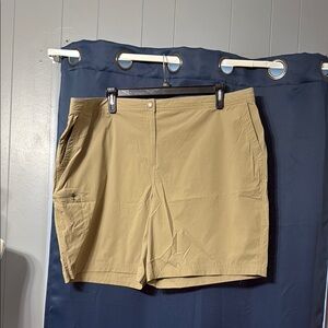 L.L. Bean Tan Cargo Shorts Classic Style